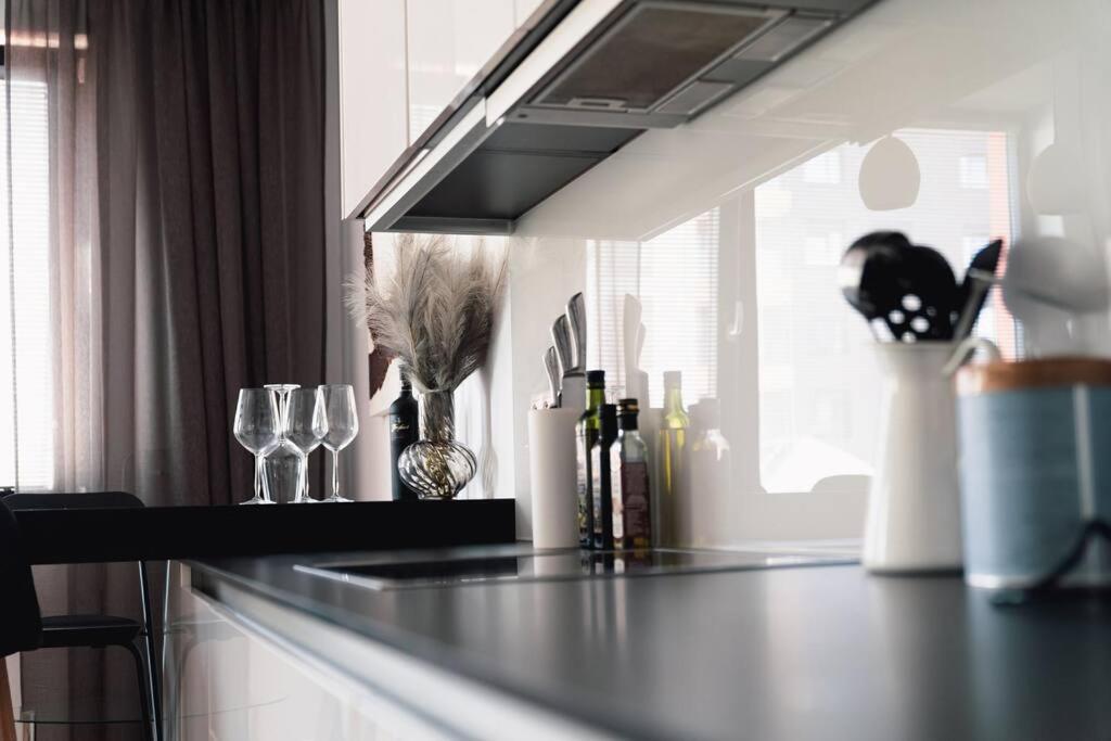 Prague Marina River View Apartment Close To City Centre Free Parking Exterior foto