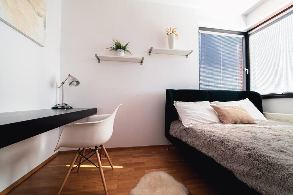 Prague Marina River View Apartment Close To City Centre Free Parking Exterior foto